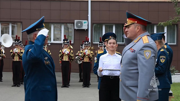 Министр МЧС передал ивановским подразделениям девять единиц новой техники